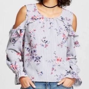 Xhilaration Cold shoulder top with ruffle detail Size medium